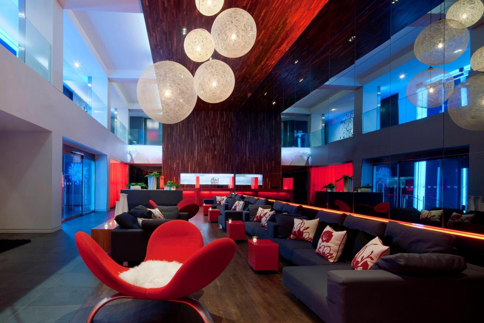 W Montreal Hotel Exterior photo