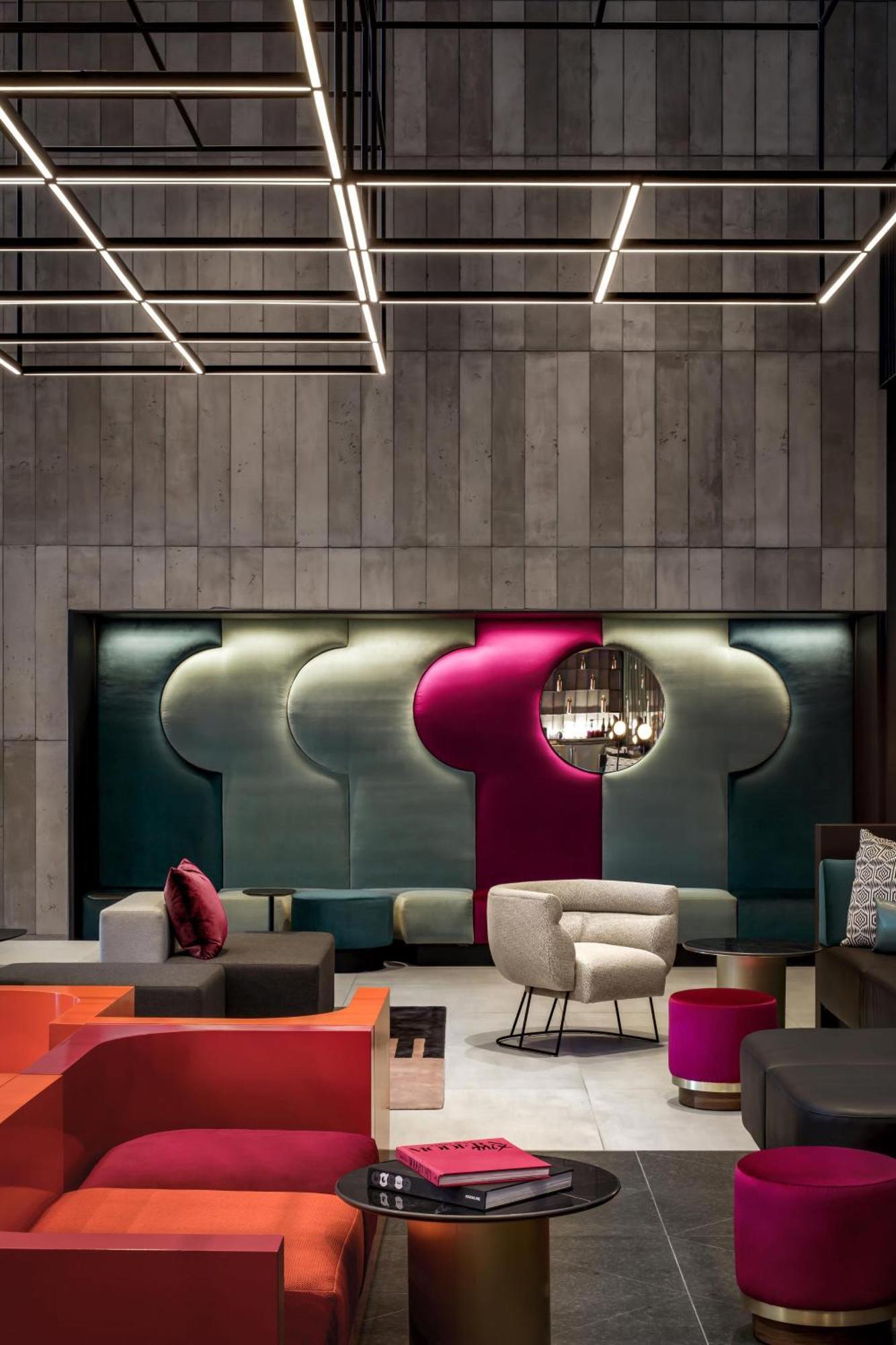 W Montreal Hotel Exterior photo
