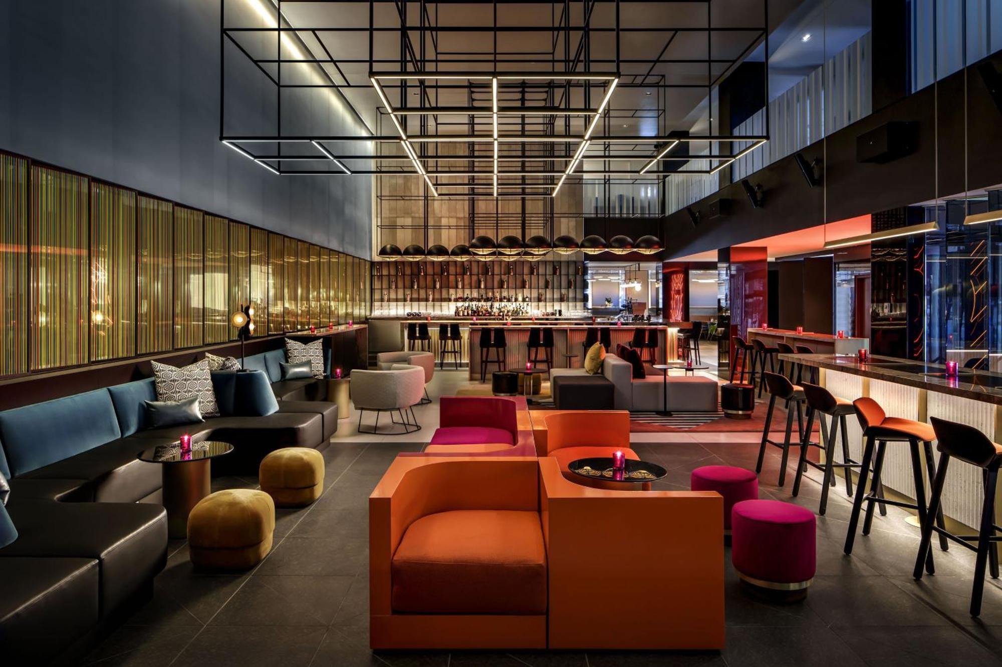 W Montreal Hotel Exterior photo